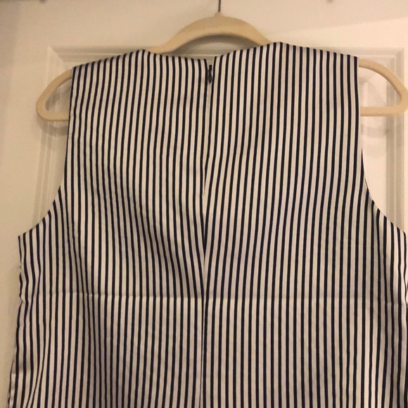 Banana Republic sleeveless top - Picture 5 of 5